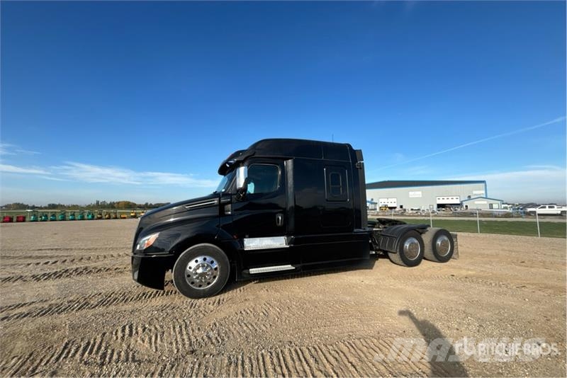 Freightliner Cascadia 126 6x4 T/A Sleeper Truck Tractor Седельные тягачи