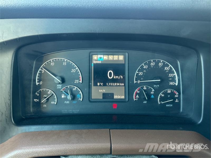 Freightliner Cascadia 126 6x4 T/A Sleeper Truck Tractor Влекачи