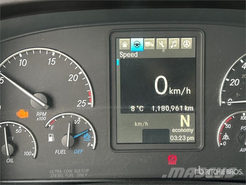 Freightliner Cascadia 126 6x4 T/A Sleeper Truck Tractor Truck Tractor Units