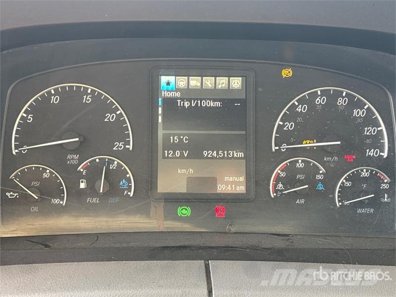 Freightliner Cascadia 126 6x4 T/A Sleeper Truck Tractor (Inoper Tegljači