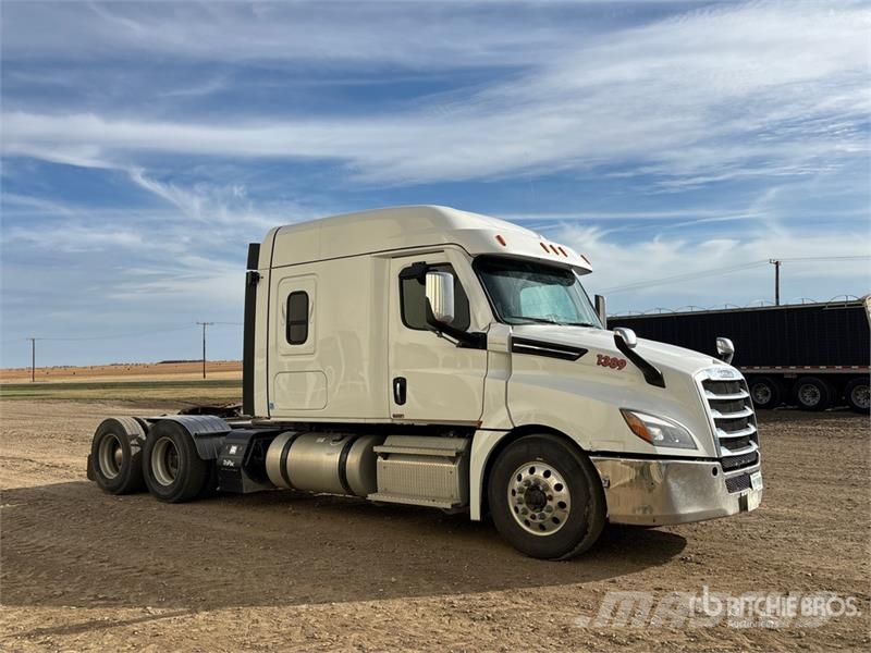 Freightliner Cascadia 126 T/A Sleeper Truck Tractor Cavalos mecânicos
