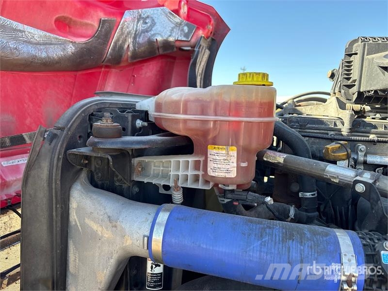 Freightliner Cascadia 126 T/A Sleeper Truck Tractor Camiones tractor