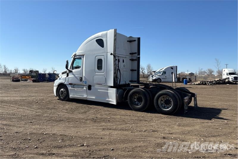 Freightliner Cascadia 113 Тягачі