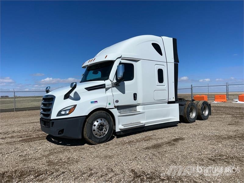 Freightliner Cascadia 6x4 T/A Sleeper Truck Tractor Vilcēji