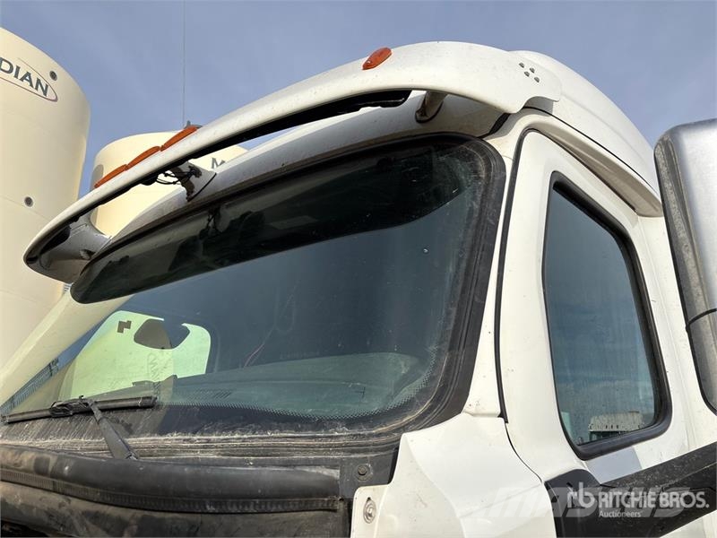 Freightliner Cascadia 126 T/A Sleeper Truck Tractor Cavalos mecânicos