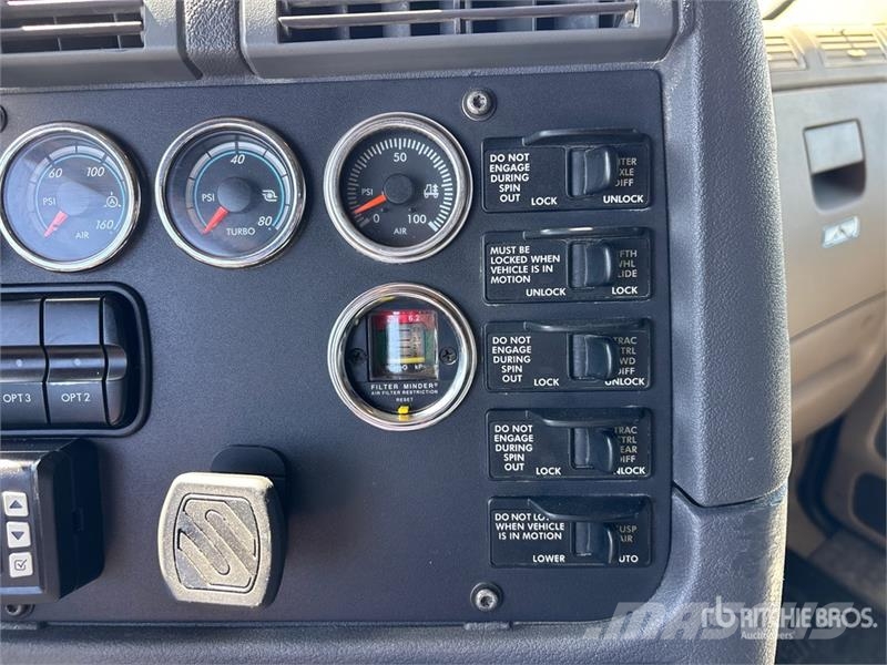Freightliner Cascadia 113 Truck Tractor Units