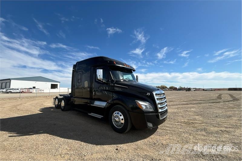 Freightliner Cascadia 126 6x4 T/A Sleeper Truck Tractor Τράκτορες