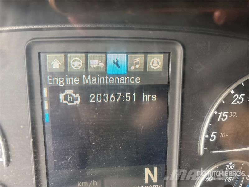 Freightliner Cascadia 126 6x4 T/A Sleeper Truck Tractor Sattelzugmaschinen