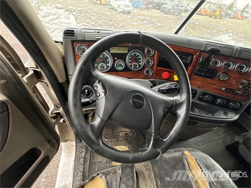 Freightliner Cascadia 125 6x4 T/A Sleeper Truck Tractor Sattelzugmaschinen