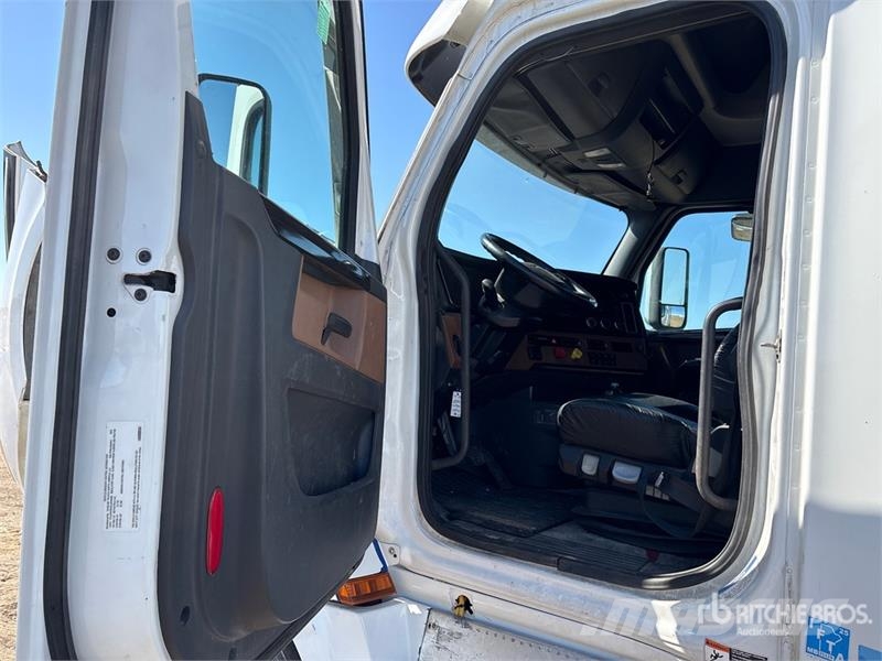 Freightliner Cascadia 113 Тягачі