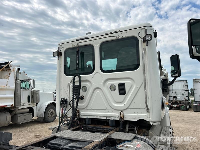 Freightliner Cascadia 125 曳引機組件