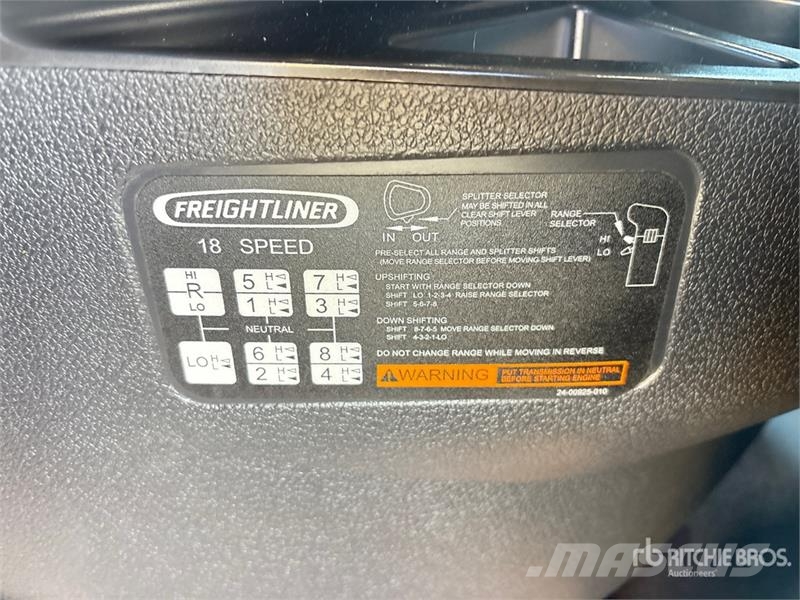 Freightliner Cascadia 126 T/A Sleeper Truck Tractor Влекачи