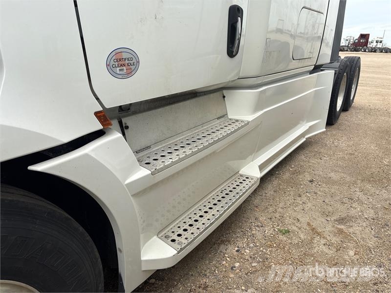 Freightliner Cascadia 6x4 T/A Sleeper Truck Tractor (Inoperable Cabezas tractoras