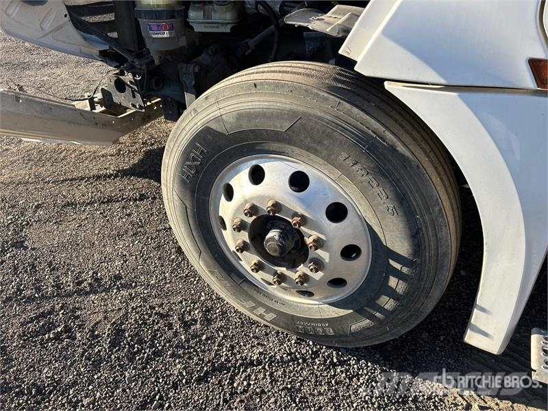 Freightliner Cascadia 126 6x4 T/A Sleeper Truck Tractor Cabezas tractoras