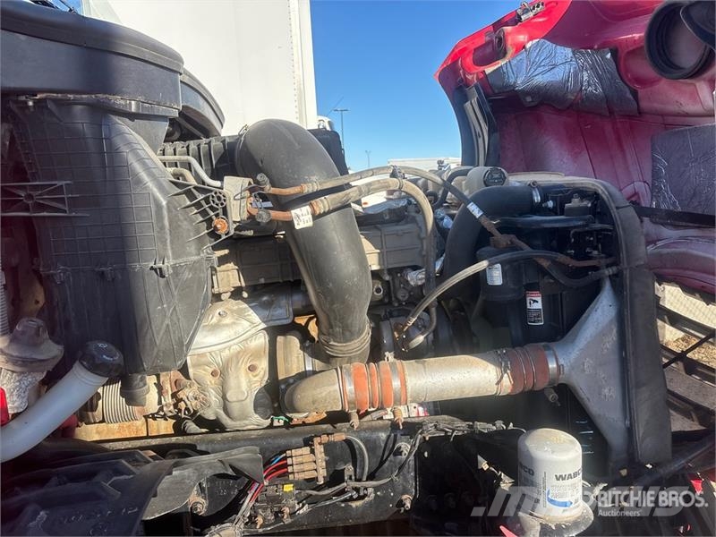 Freightliner Cascadia Electric 6x4 T/A Sleeper Truck Tractor (I Sattelzugmaschinen