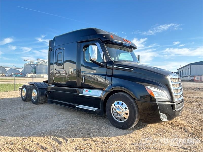Freightliner Cascadia 126 T/A Sleeper Truck Tractor Влекачи
