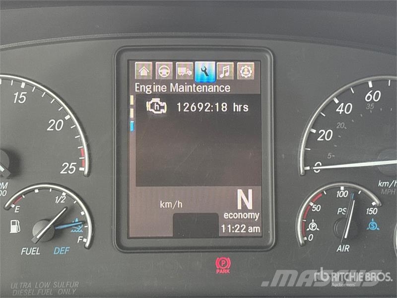 Freightliner Cascadia 126 6x4 T/A Sleeper Truck Tractor Vilcēji