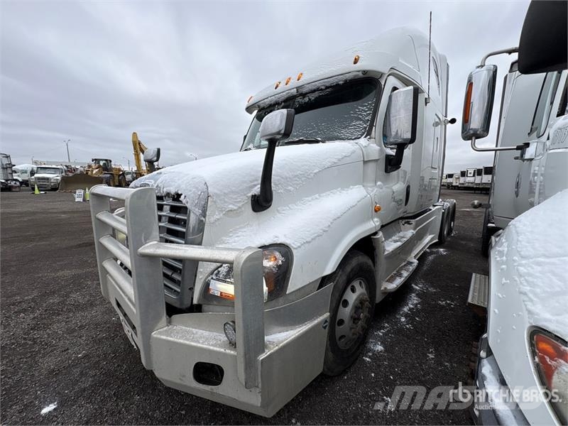 Freightliner Cascadia 125 6x4 T/A Sleeper Truck Tractor Sattelzugmaschinen
