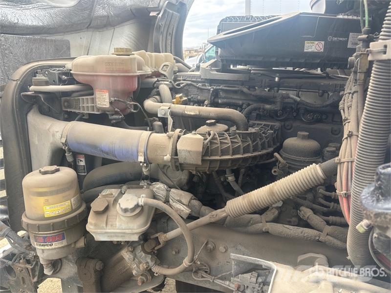 Freightliner Cascadia 126 6x4 T/A Sleeper Truck Tractor Trekkvogner