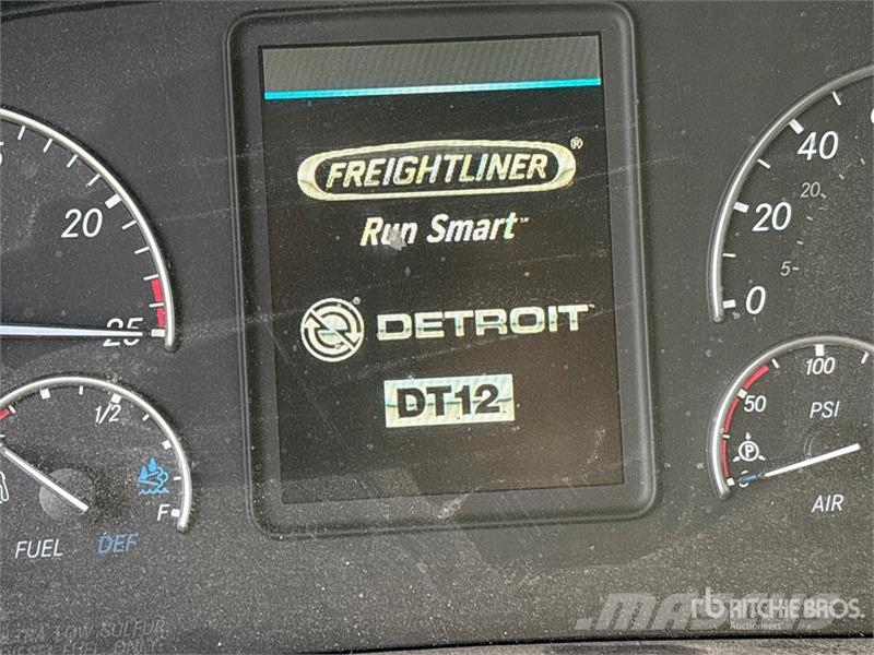 Freightliner Cascadia 126 T/A Sleeper Truck Tractor Cavalos mecânicos