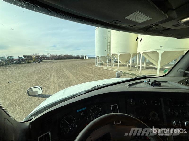 Freightliner Cascadia 126 T/A Sleeper Truck Tractor Cavalos mecânicos
