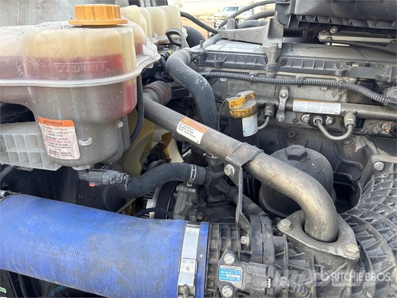 Freightliner Cascadia 126 6x4 T/A Sleeper Truck Tractor Camiones tractor