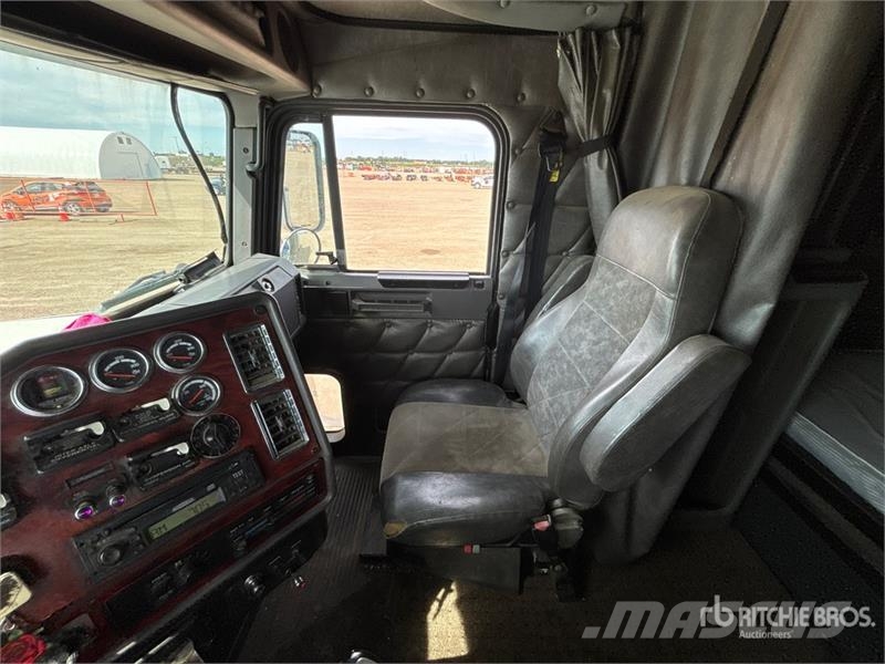 Freightliner Classic 120 Truck Tractor Units