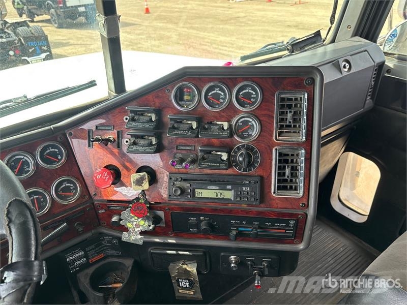 Freightliner Classic 120 Truck Tractor Units