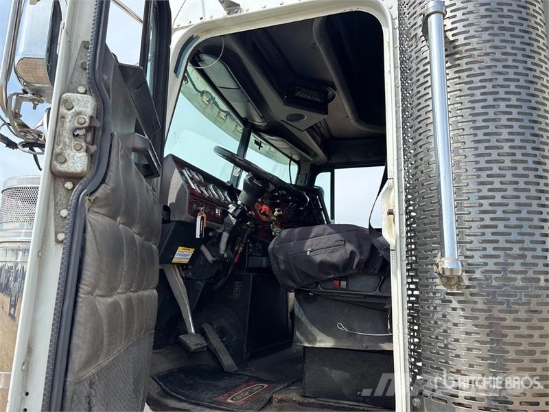 Freightliner Classic 120 Truck Tractor Units