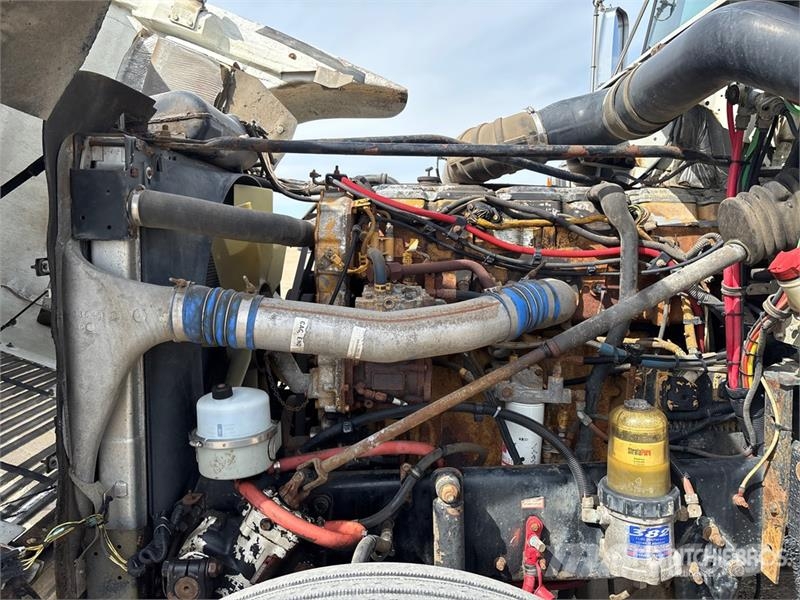Freightliner Classic 120 Truck Tractor Units