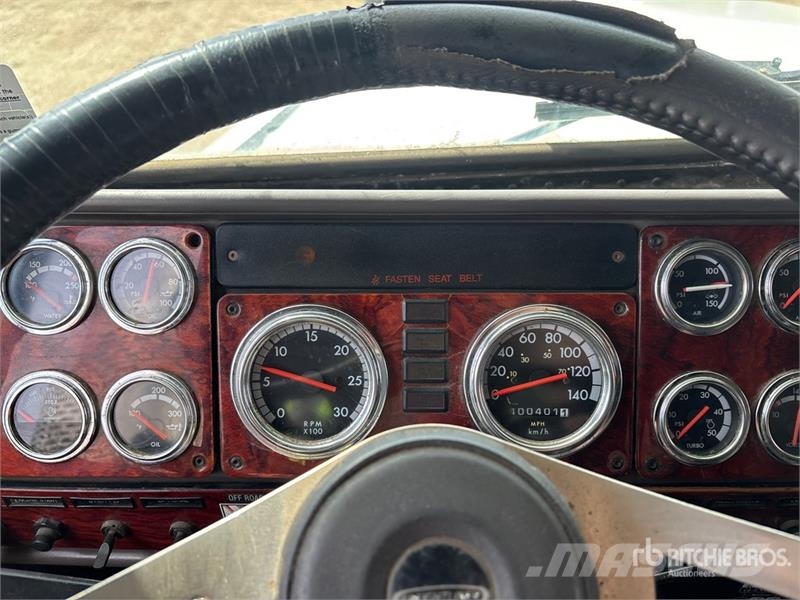 Freightliner Classic 120 Truck Tractor Units