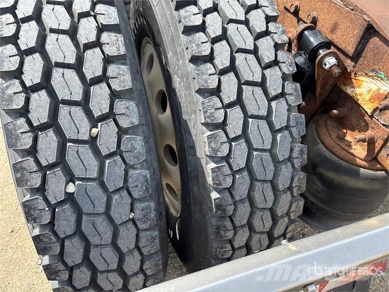 Freightliner Classic 120 Truck Tractor Units