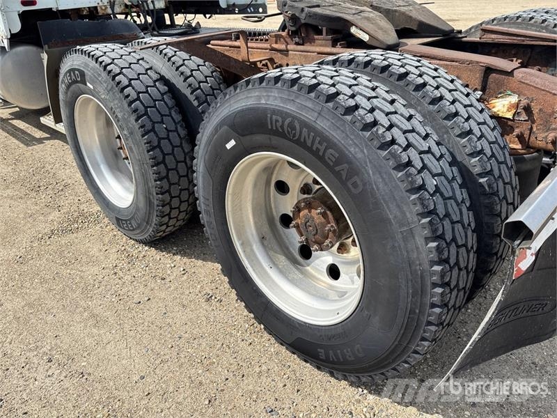 Freightliner Classic 120 Truck Tractor Units
