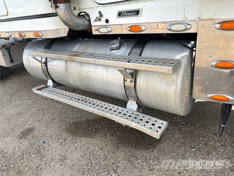 Freightliner Classic 120 Truck Tractor Units