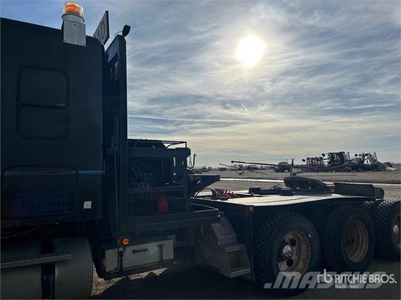 Freightliner Columbia 8x6 Sleeper Winch Truck Bergingsbiler