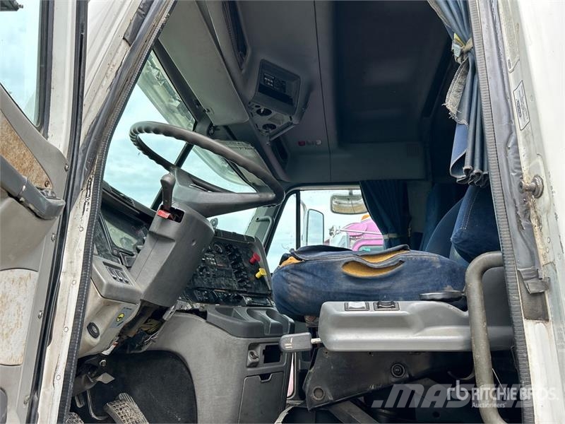 Freightliner Columbia 120 Tractor Units