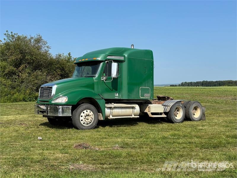 Freightliner Columbia 6x4 T/A Sleeper Truck Tractor Sadulveokid