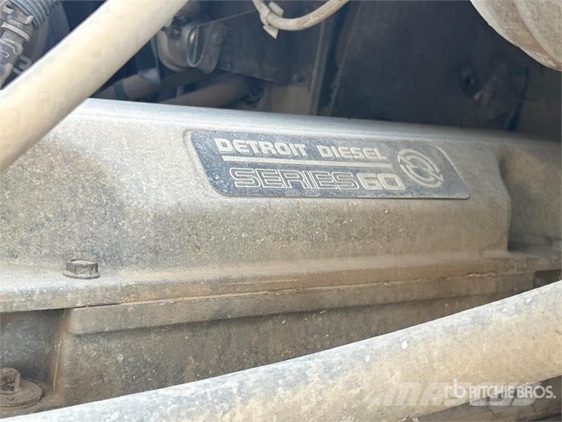 Freightliner Columbia 8x6 Sleeper Winch Truck Bergingsbiler