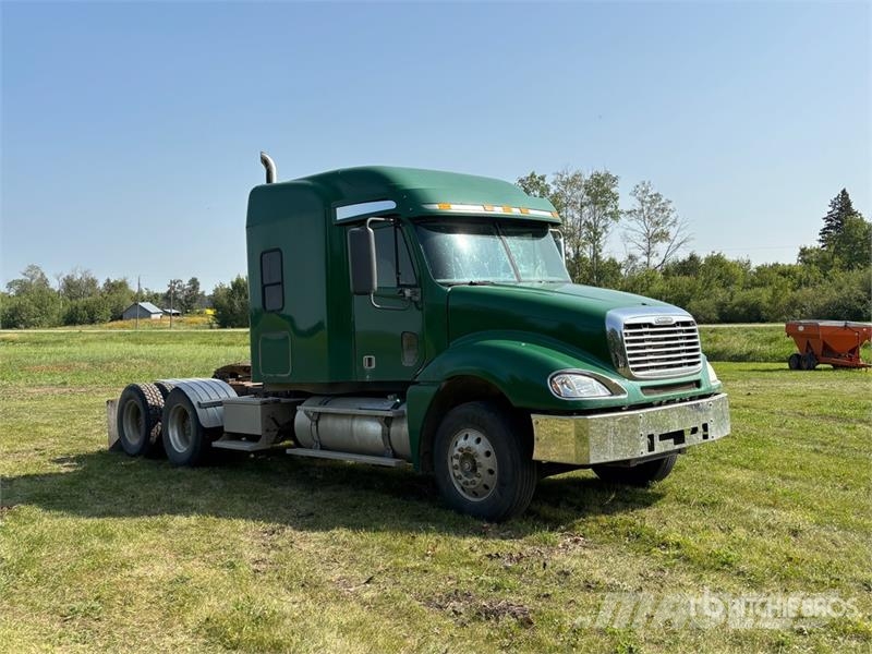 Freightliner Columbia 6x4 T/A Sleeper Truck Tractor Sadulveokid