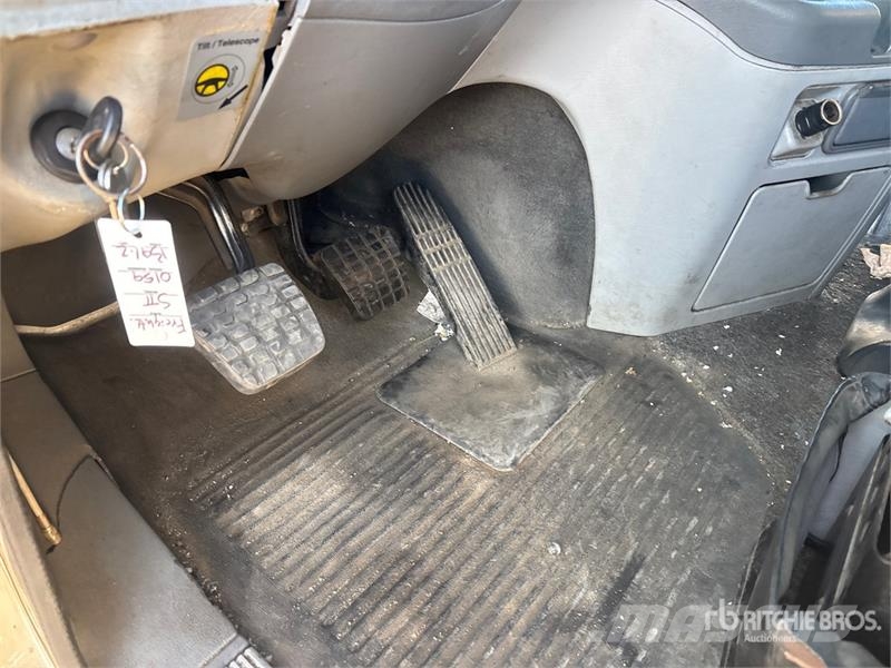 Freightliner Columbia 120 6x4 T/A Sleeper Truck Tractor Sadulveokid