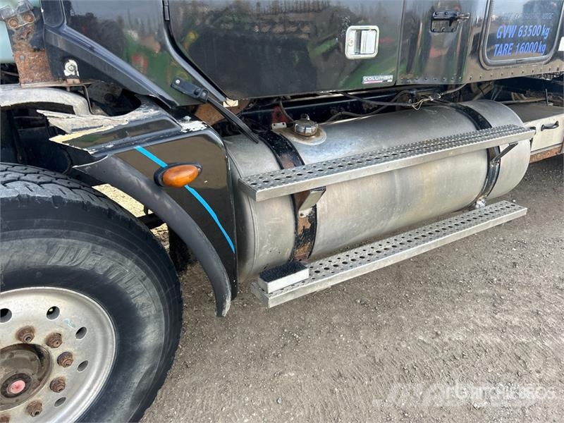 Freightliner Columbia 8x6 Sleeper Winch Truck Bergingsbiler