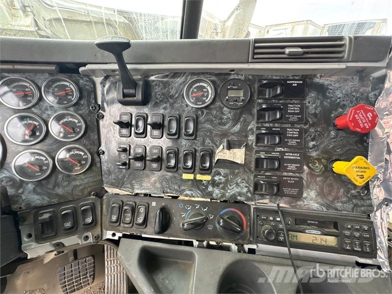 Freightliner Columbia Автокрани