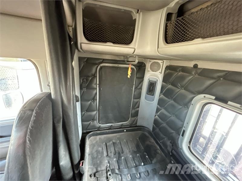 Freightliner Columbia 8x6 Sleeper Winch Truck Bergingsbiler