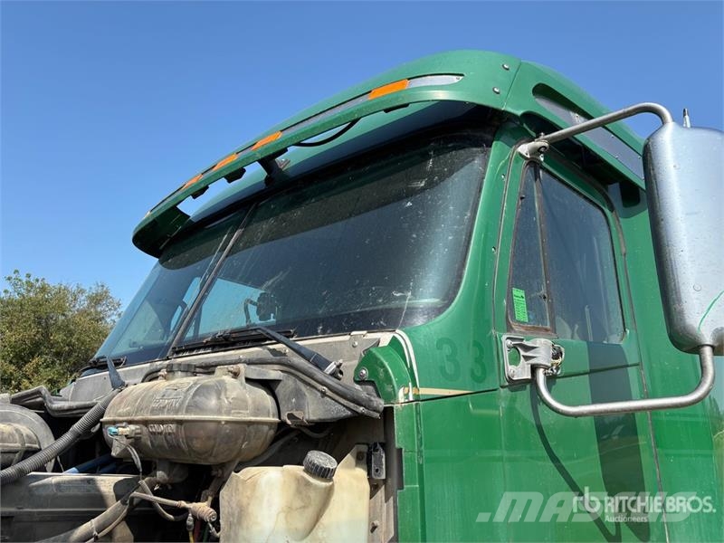 Freightliner Columbia 6x4 T/A Sleeper Truck Tractor Sadulveokid
