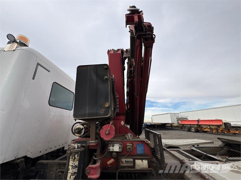 Freightliner Columbia Автокрани