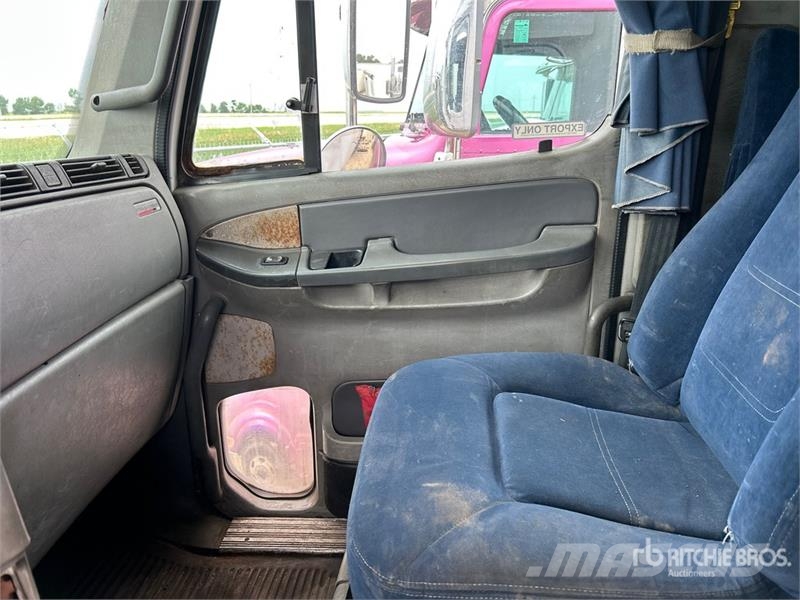 Freightliner Columbia 120 Tractor Units