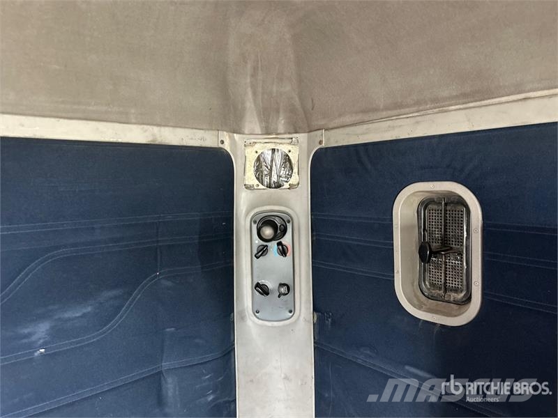 Freightliner Columbia 120 Tractor Units