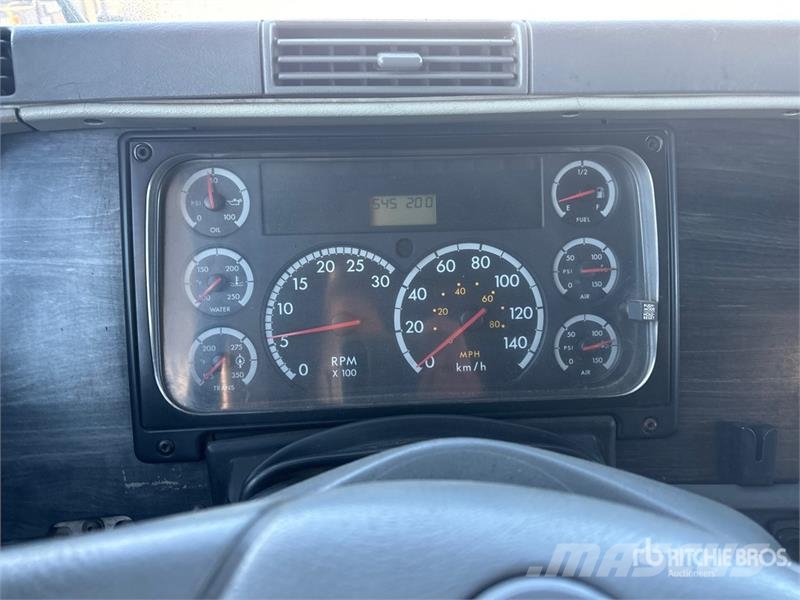 Freightliner Columbia 120 6x4 T/A Sleeper Truck Tractor Sadulveokid