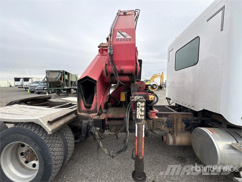 Freightliner Columbia Автокрани