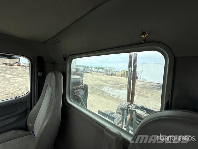 Freightliner Columbia 112 Sadulveokid